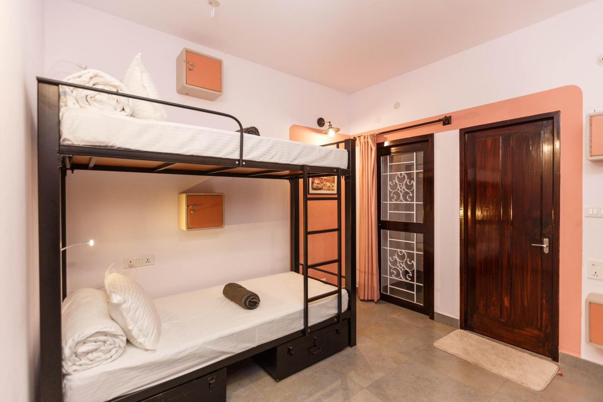 Locul Uptown - Near Bangalore Palace Grounds 외부 사진