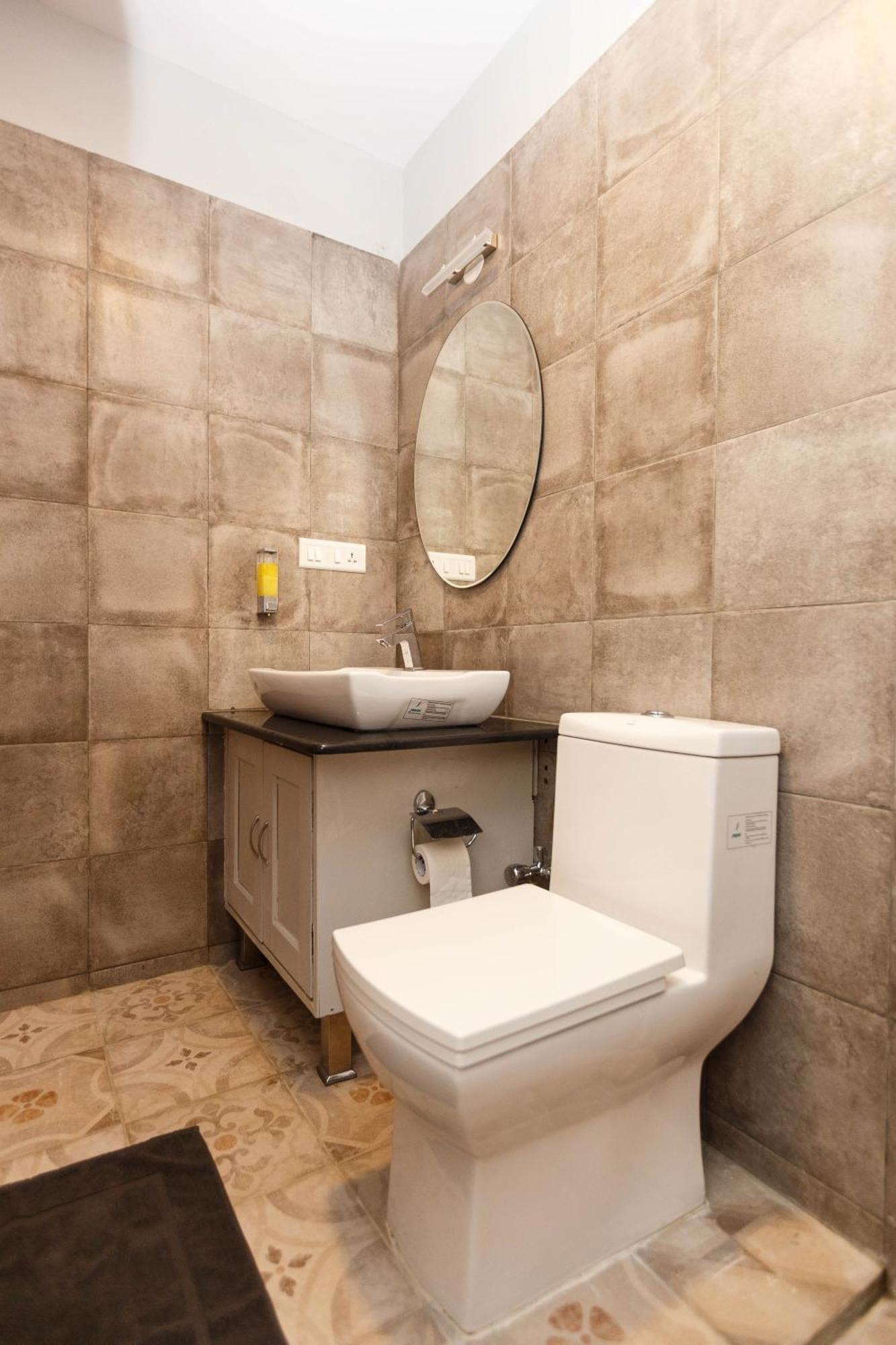 Locul Uptown - Near Bangalore Palace Grounds 외부 사진